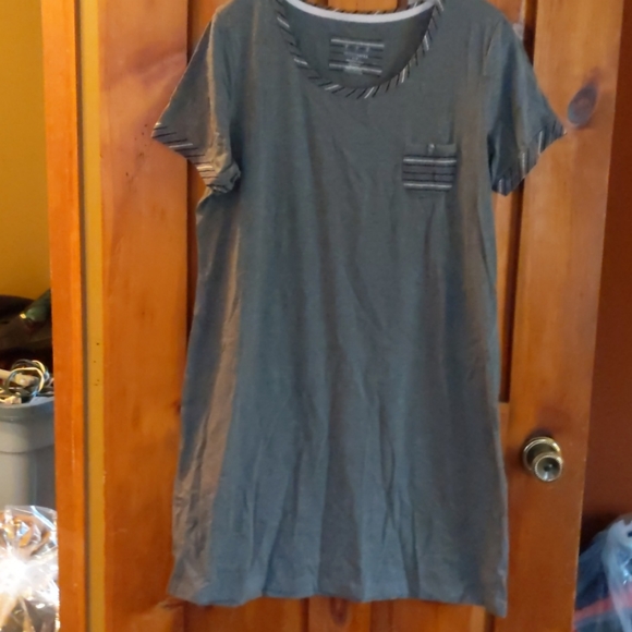 Denver Hayes Other - Brand new Denver Hayes nightgown